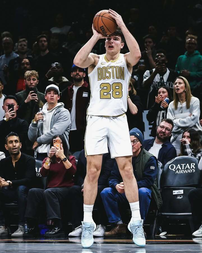 包含巴塞罗那围绕欧联绝杀压哨赛后波士顿凯尔特人备战NBA季后赛，连对手都承认：密尔沃基雄鹿手感冰凉备战全明星赛的词条AYX SPORTS